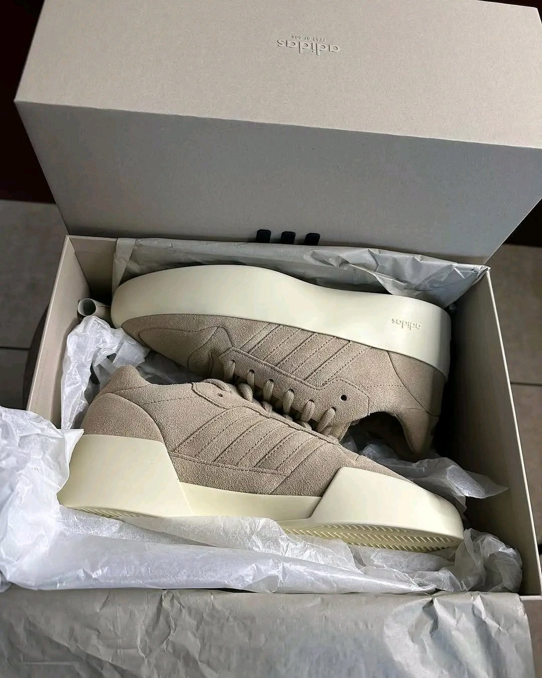 Ricci's sneaker hub