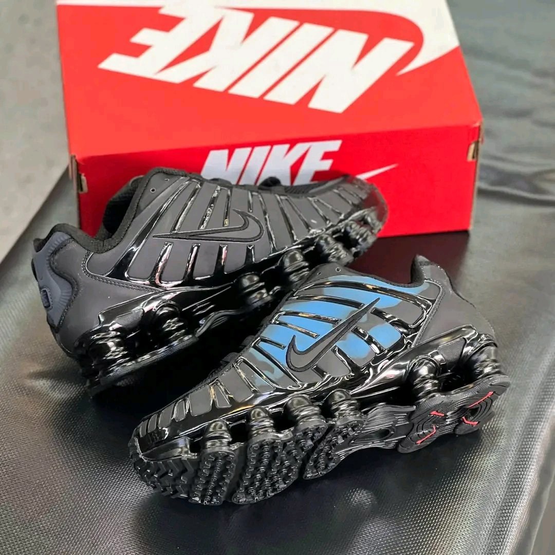 Ricci's sneaker hub