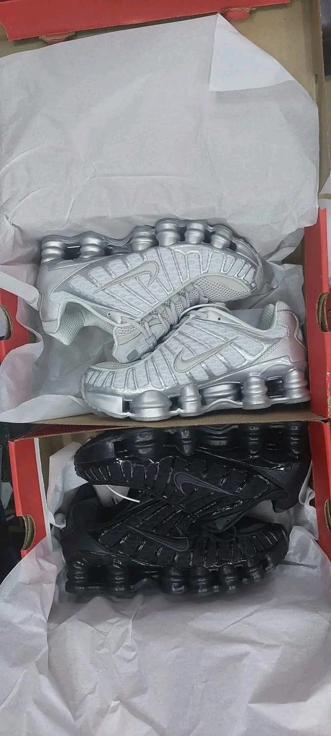Ricci's sneaker hub