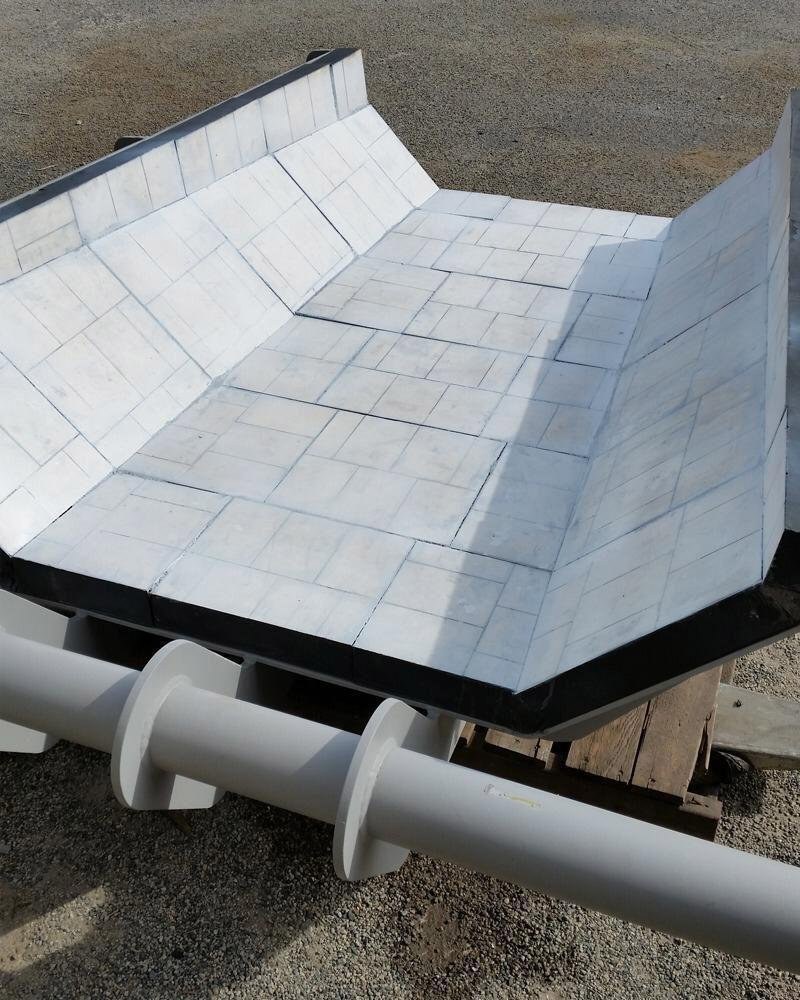 Conveyor chutes Tiles install