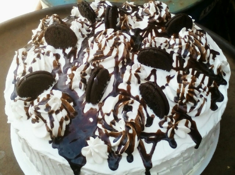 Chocolate and Oreo Cake
