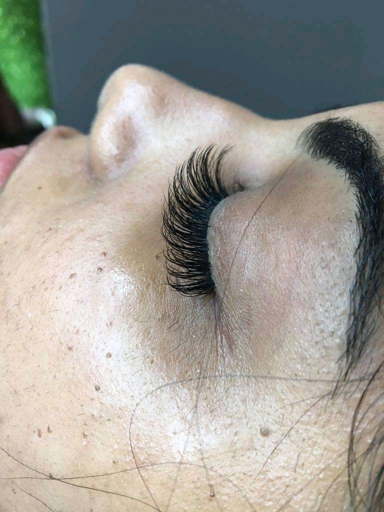 Individual eyelashes last 7 weeks R200