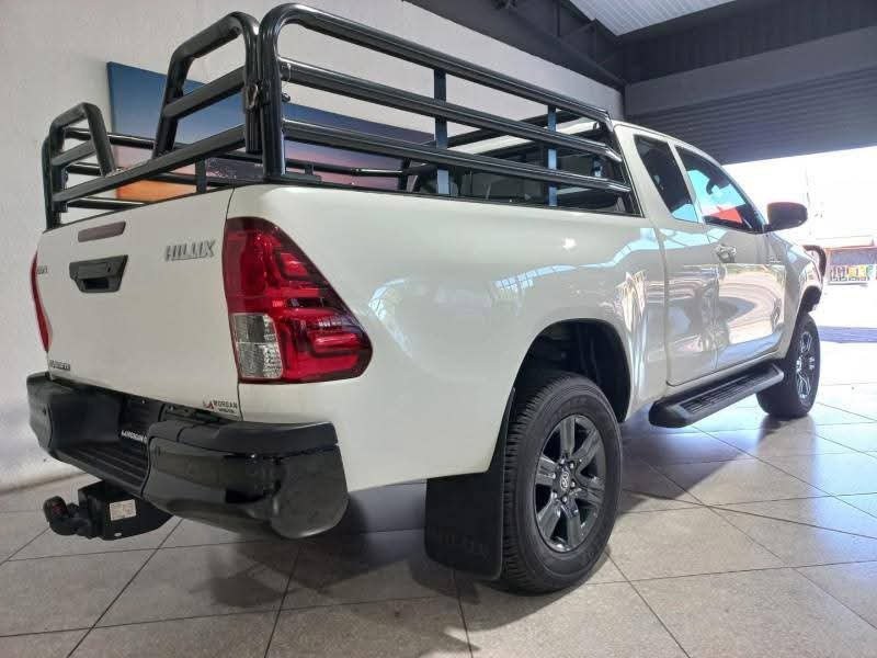 2025 Toyota Hilux 2.4GD-6 Xtra Cab Raider