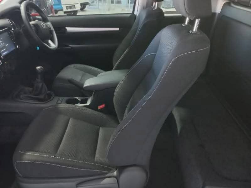 2025 Toyota Hilux 2.4GD-6 Xtra Cab Raider