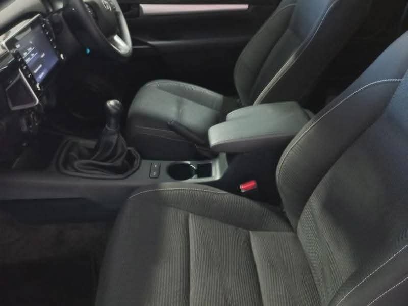 2025 Toyota Hilux 2.4GD-6 Xtra Cab Raider