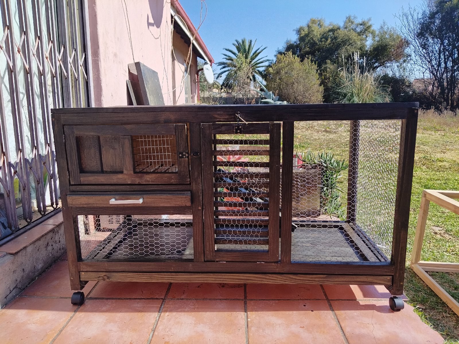 Indoor Mobile Cage