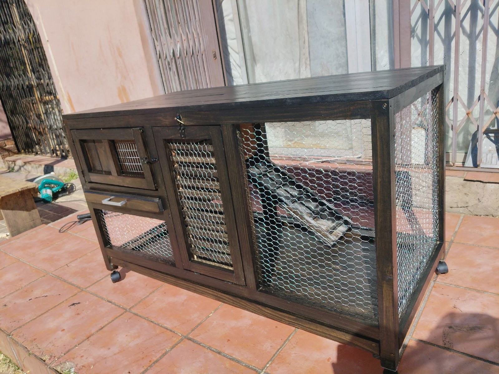 Indoor Mobile Cage